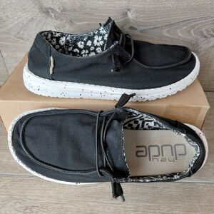 Hey Dude Shoes Women 7 Wendy Black Odyssey Slip On Casual Beach Loafers Sneakers